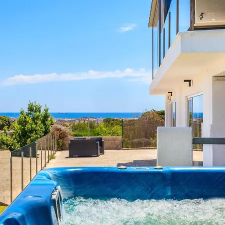 Panoramic Only Families Villa Salou